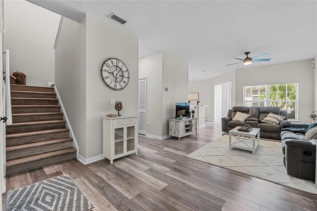 En Venta: $265,000 (3 camas, 2 baños, 1832 Pies cuadrados)