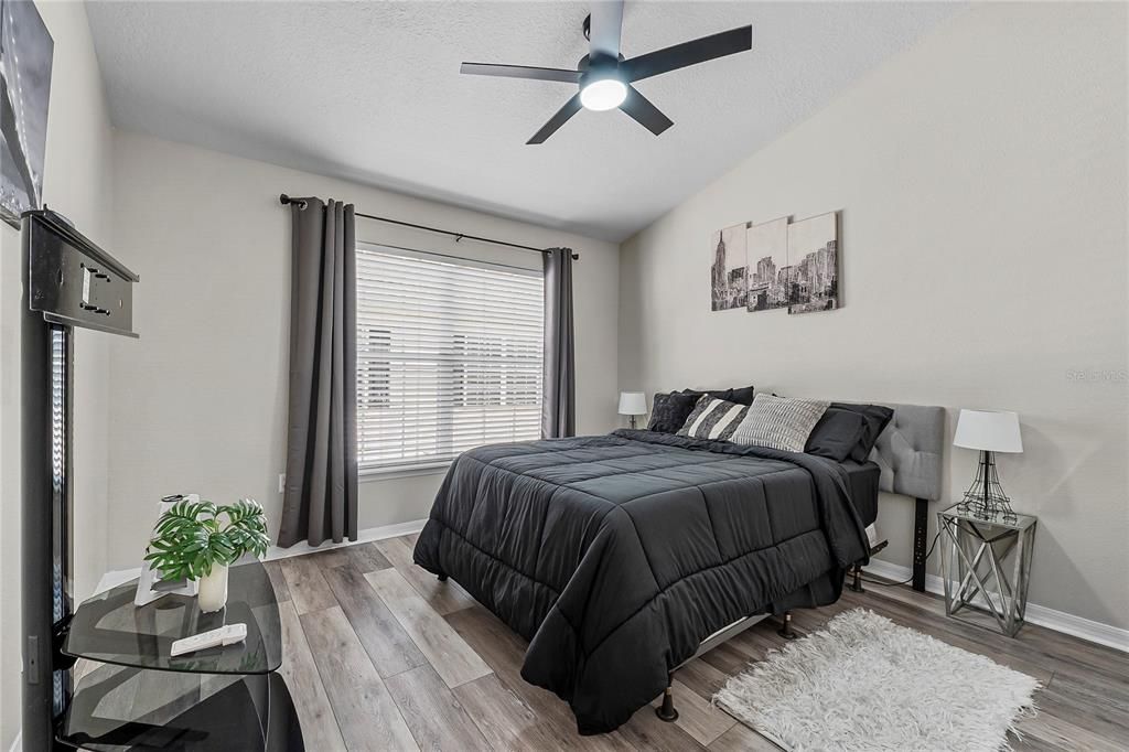 En Venta: $265,000 (3 camas, 2 baños, 1832 Pies cuadrados)