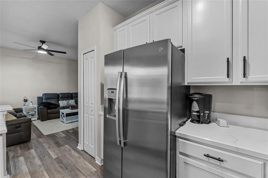 En Venta: $265,000 (3 camas, 2 baños, 1832 Pies cuadrados)