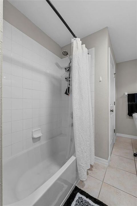 En Venta: $265,000 (3 camas, 2 baños, 1832 Pies cuadrados)