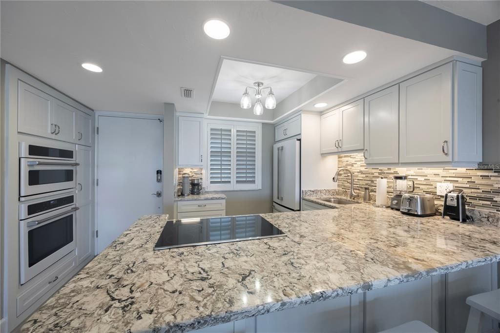 For Sale: $649,000 (2 beds, 2 baths, 1072 Square Feet)