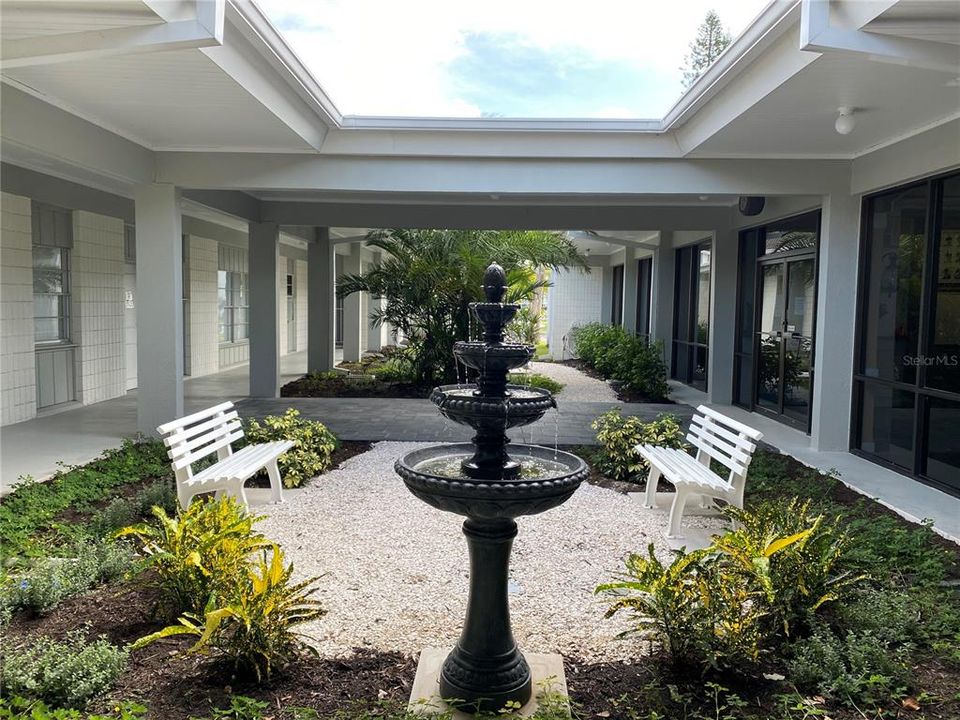 For Sale: $649,000 (2 beds, 2 baths, 1072 Square Feet)