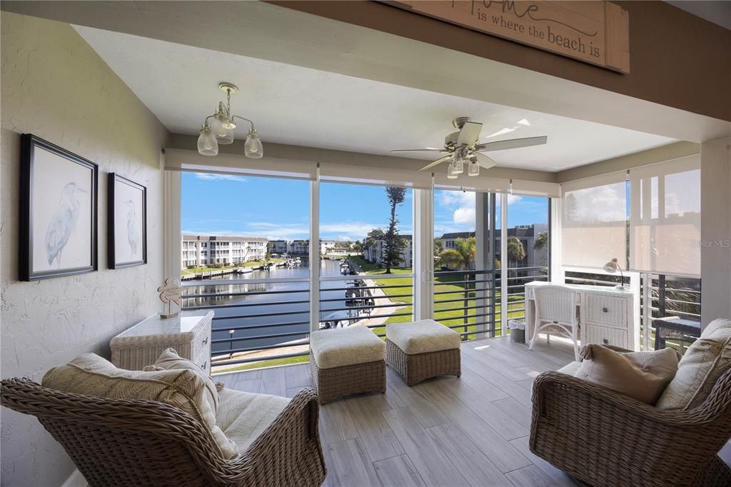 For Sale: $649,000 (2 beds, 2 baths, 1072 Square Feet)