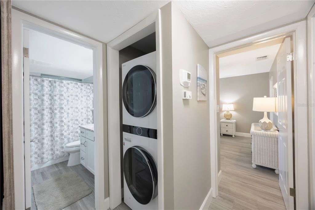 For Sale: $649,000 (2 beds, 2 baths, 1072 Square Feet)