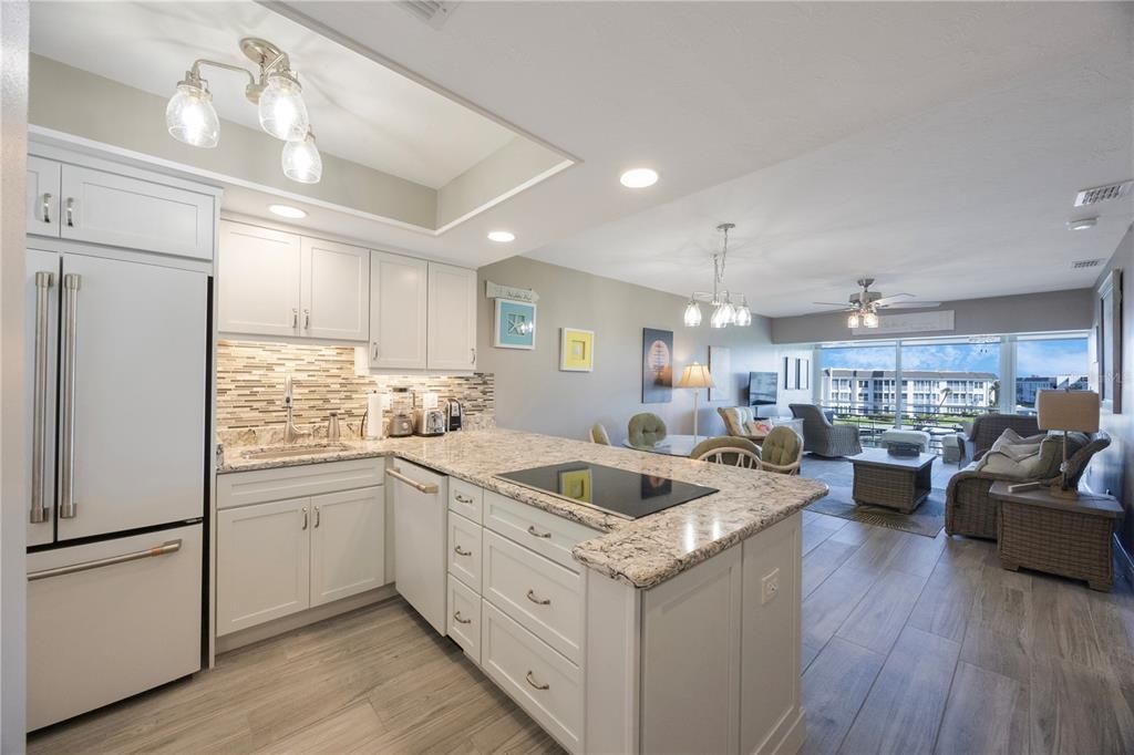 For Sale: $649,000 (2 beds, 2 baths, 1072 Square Feet)