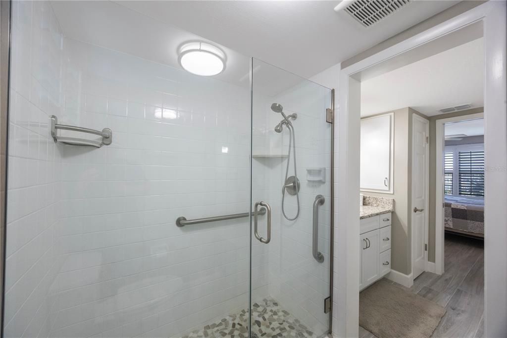 For Sale: $649,000 (2 beds, 2 baths, 1072 Square Feet)