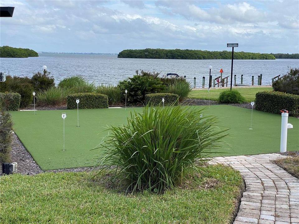 For Sale: $649,000 (2 beds, 2 baths, 1072 Square Feet)