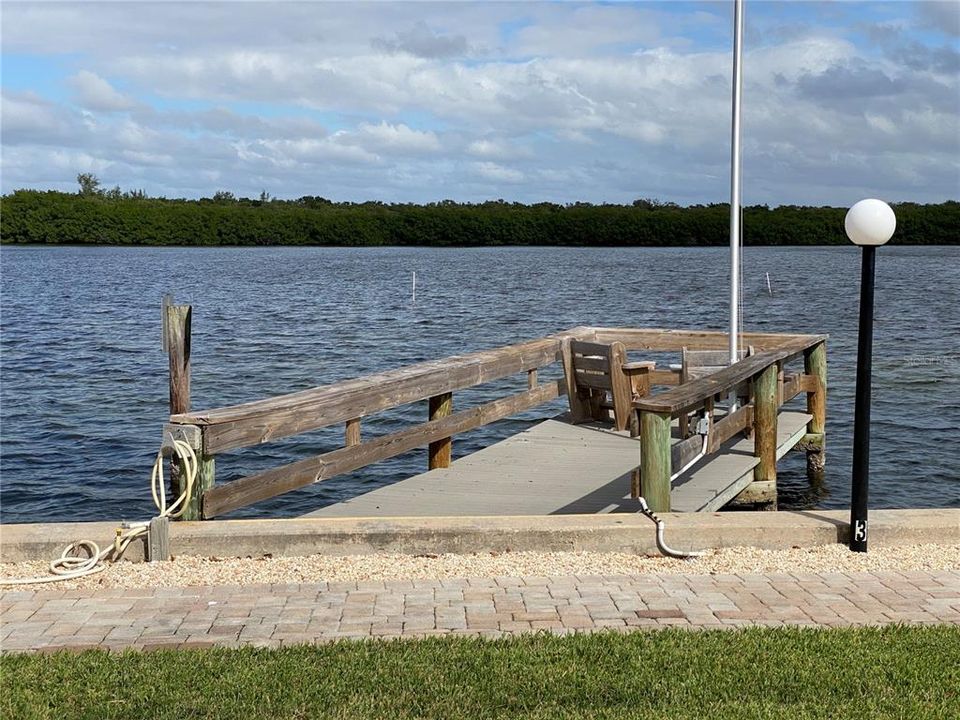 For Sale: $649,000 (2 beds, 2 baths, 1072 Square Feet)