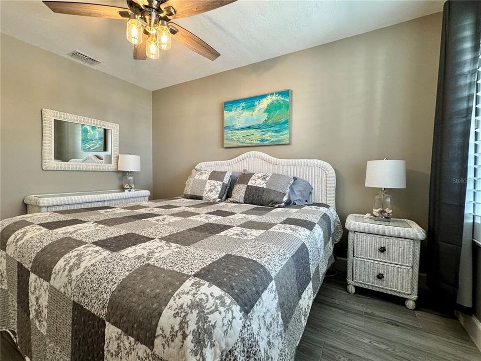 For Sale: $649,000 (2 beds, 2 baths, 1072 Square Feet)