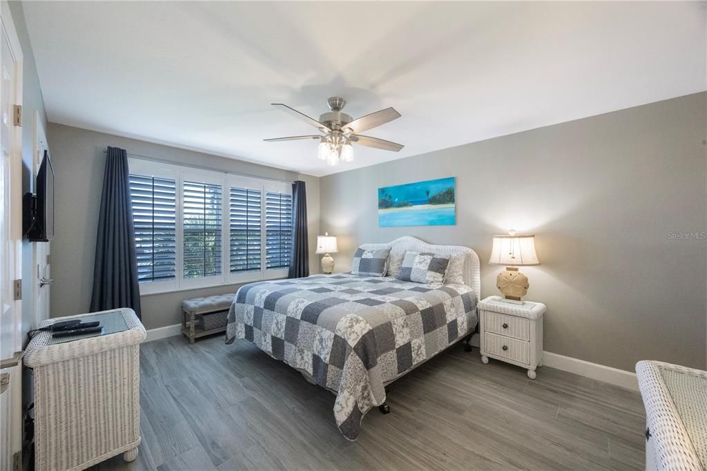 For Sale: $649,000 (2 beds, 2 baths, 1072 Square Feet)