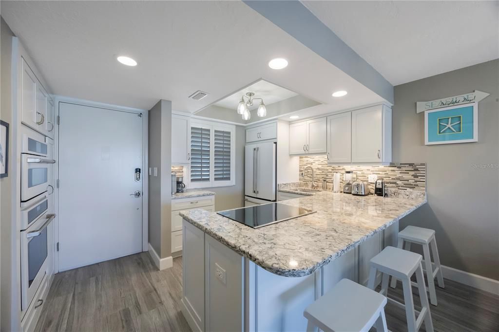 For Sale: $649,000 (2 beds, 2 baths, 1072 Square Feet)