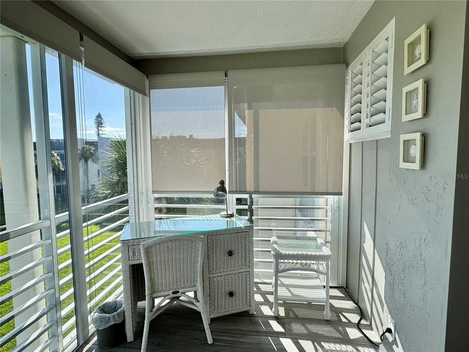 For Sale: $649,000 (2 beds, 2 baths, 1072 Square Feet)