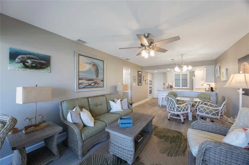 For Sale: $649,000 (2 beds, 2 baths, 1072 Square Feet)