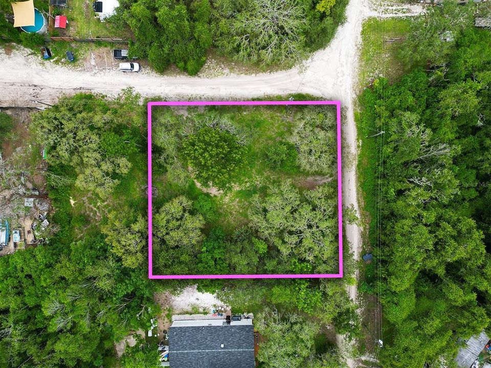 На продажу: $42,500 (0.27 acres)