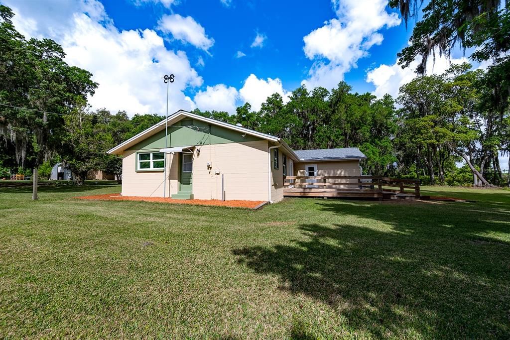 На продажу: $400,000 (3 спален, 1 ванн, 1552 Квадратных фут)