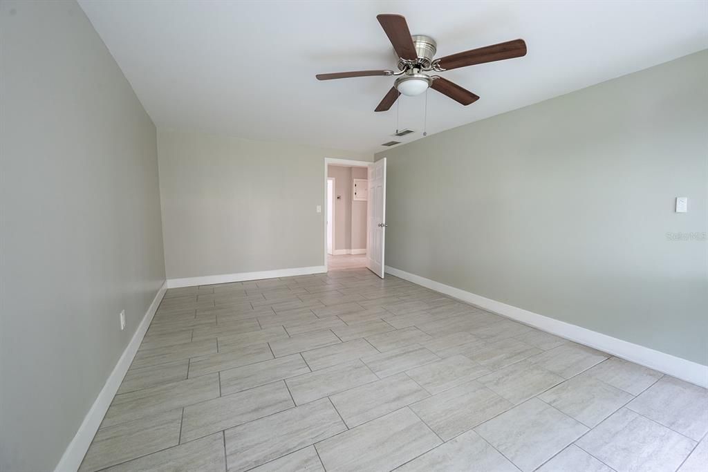 На продажу: $400,000 (3 спален, 1 ванн, 1552 Квадратных фут)