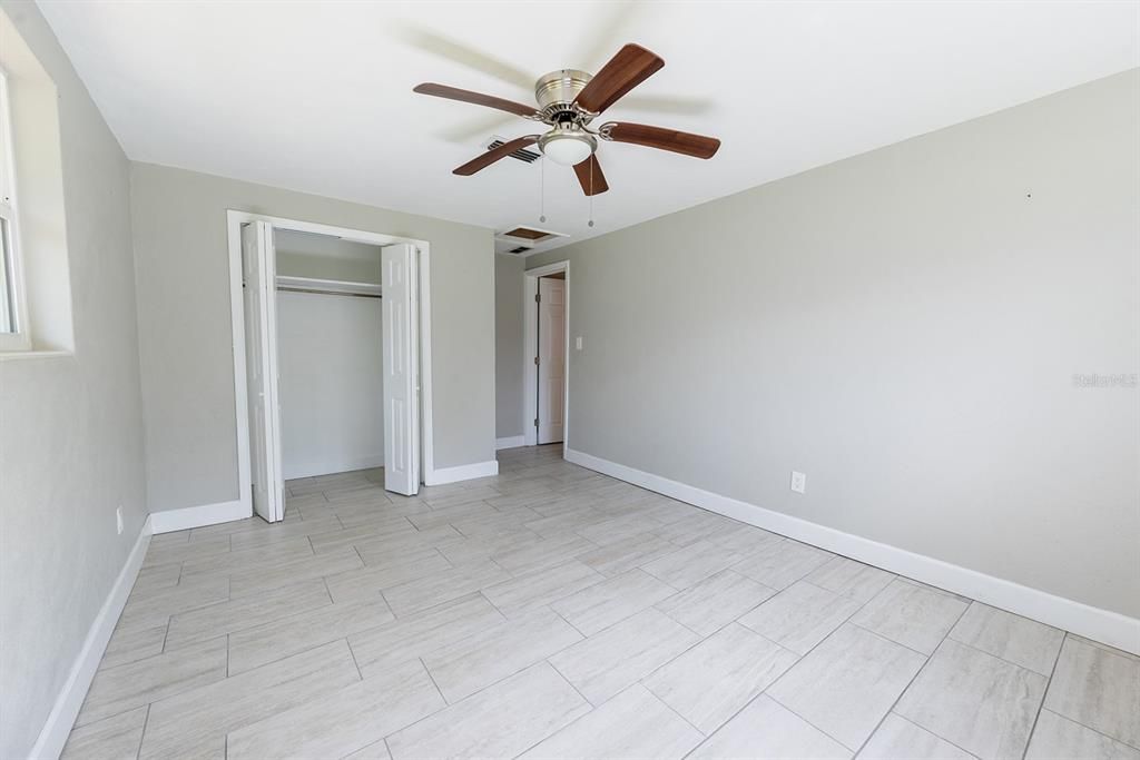 На продажу: $400,000 (3 спален, 1 ванн, 1552 Квадратных фут)