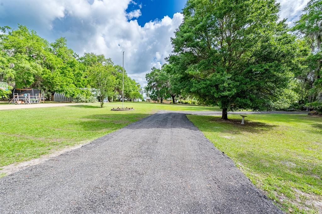 На продажу: $400,000 (3 спален, 1 ванн, 1552 Квадратных фут)