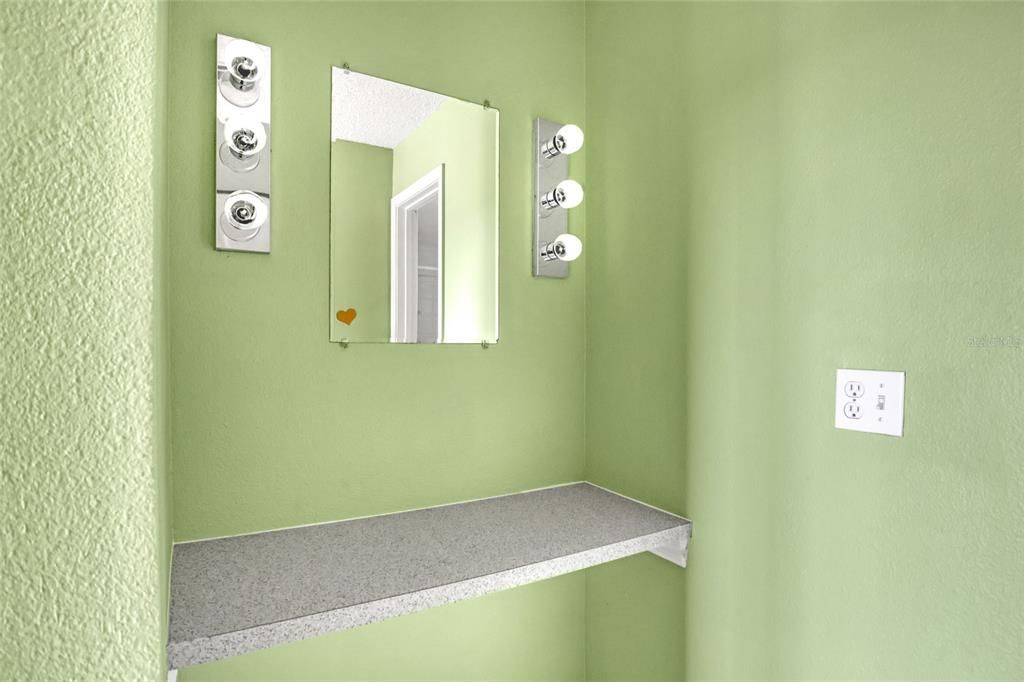 For Sale: $150,000 (2 beds, 2 baths, 1205 Square Feet)