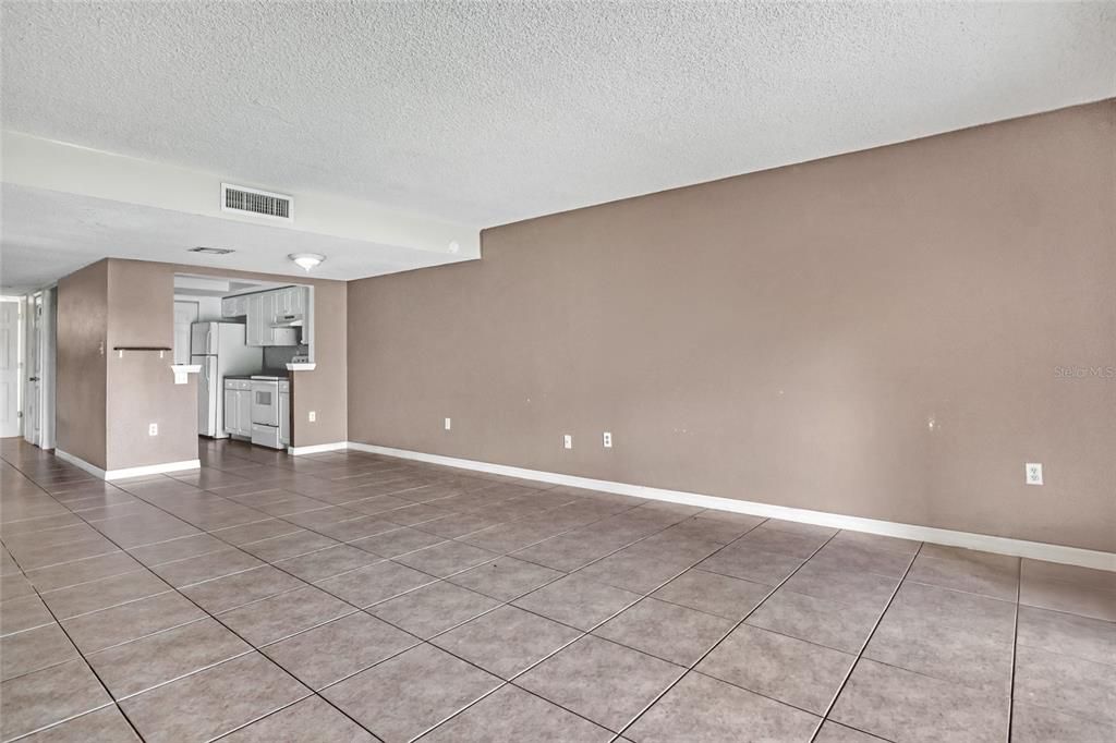 For Sale: $150,000 (2 beds, 2 baths, 1205 Square Feet)