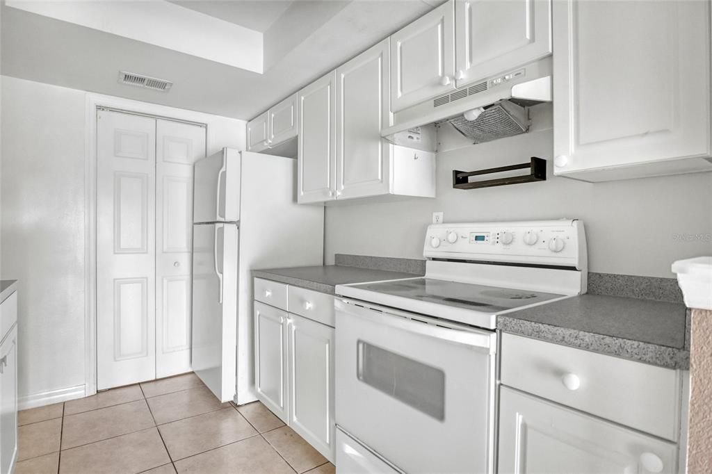For Sale: $150,000 (2 beds, 2 baths, 1205 Square Feet)