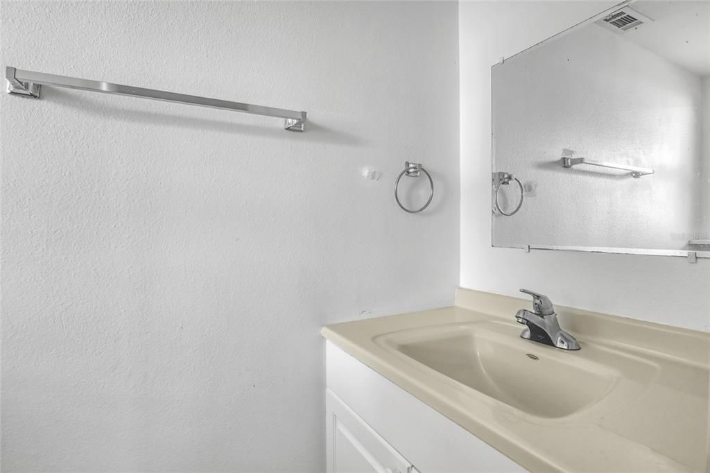 For Sale: $150,000 (2 beds, 2 baths, 1205 Square Feet)