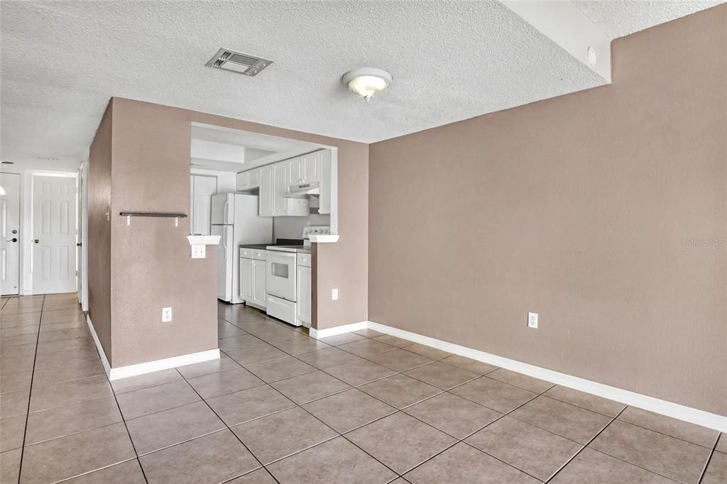 For Sale: $150,000 (2 beds, 2 baths, 1205 Square Feet)