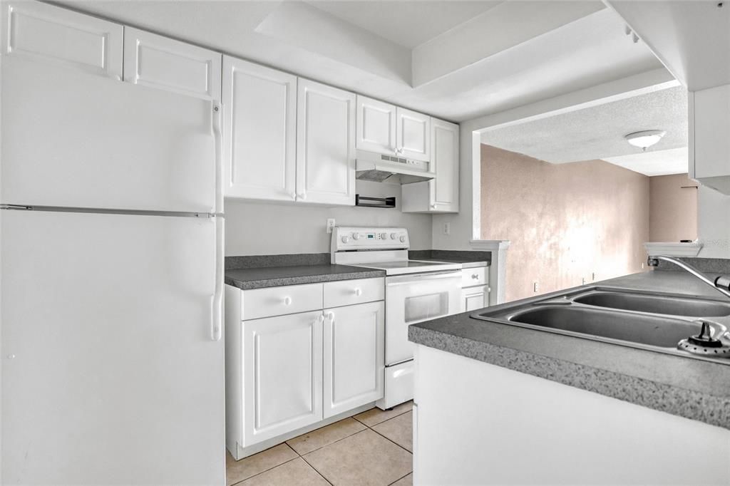 For Sale: $150,000 (2 beds, 2 baths, 1205 Square Feet)