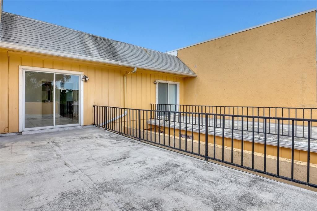 For Sale: $150,000 (2 beds, 2 baths, 1205 Square Feet)