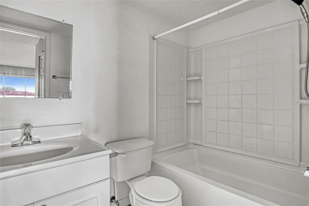 For Sale: $150,000 (2 beds, 2 baths, 1205 Square Feet)