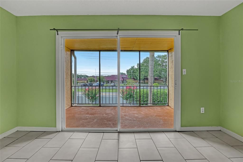 For Sale: $150,000 (2 beds, 2 baths, 1205 Square Feet)