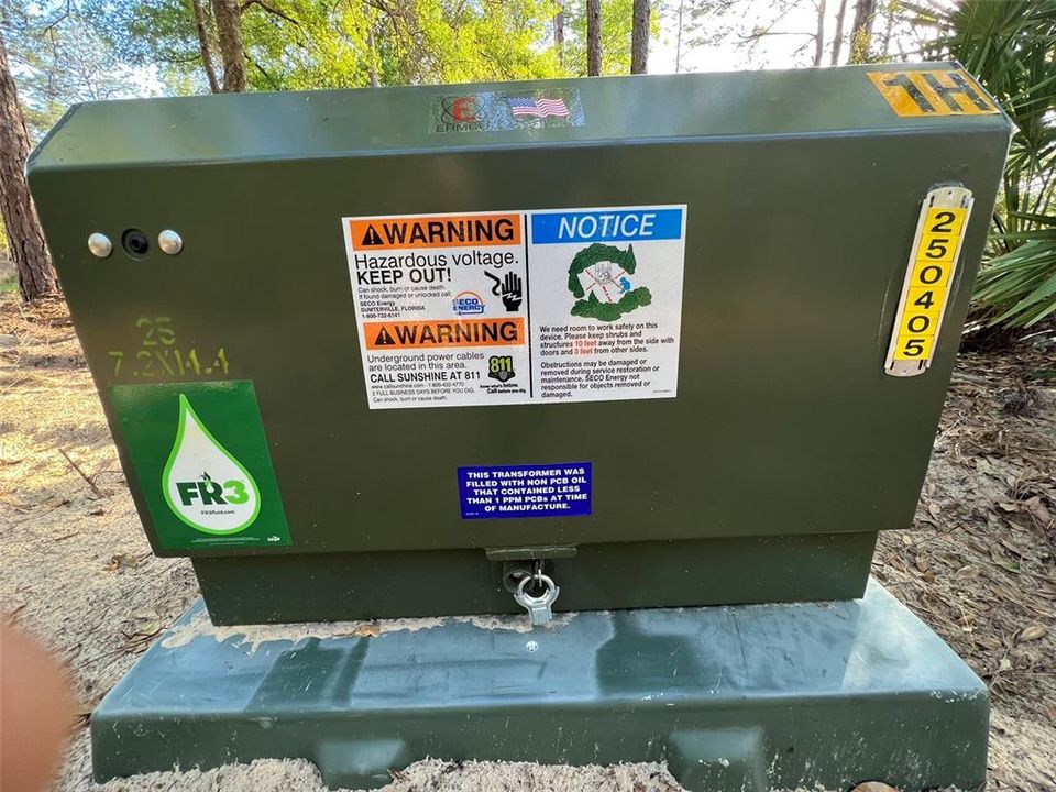 待售: $1,200,000 (10.05 acres)