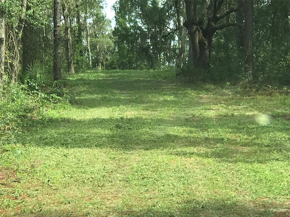 待售: $1,200,000 (10.05 acres)