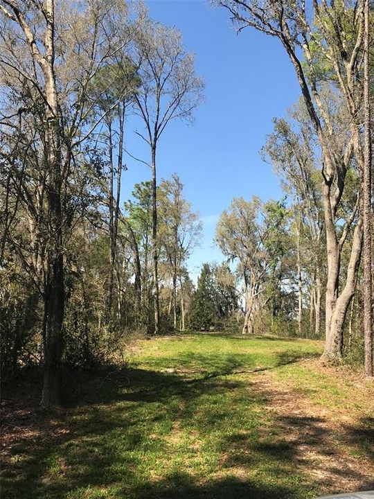 待售: $1,200,000 (10.05 acres)