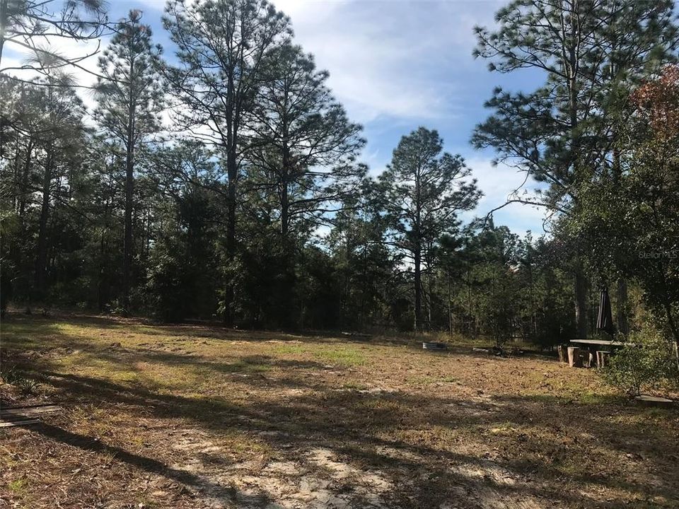 待售: $1,200,000 (10.05 acres)