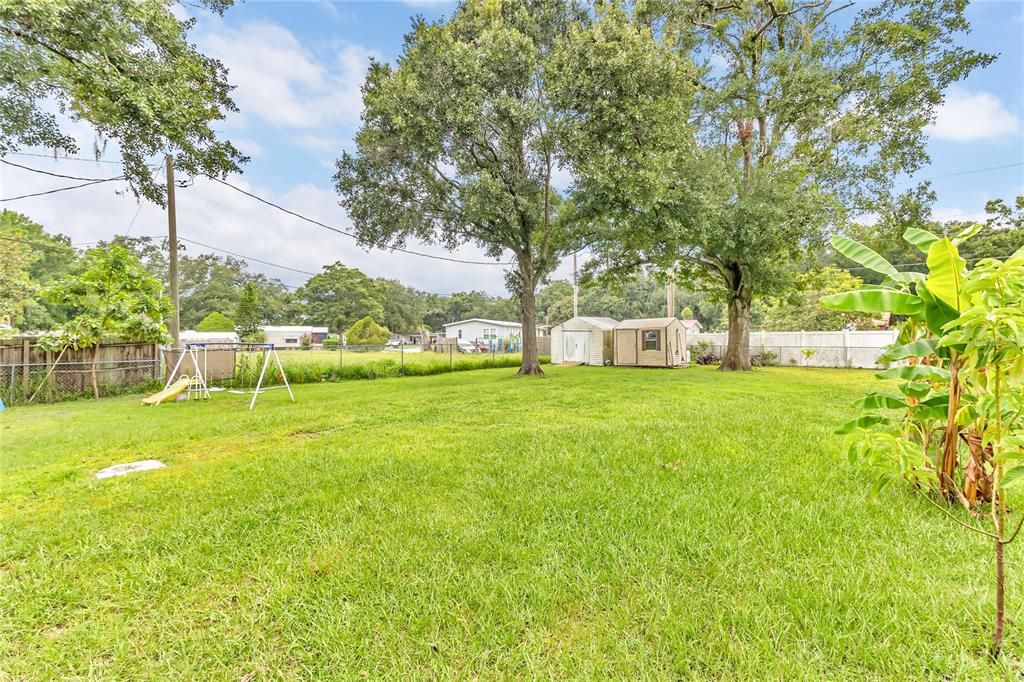 Activo con contrato: $258,000 (4 camas, 2 baños, 1701 Pies cuadrados)