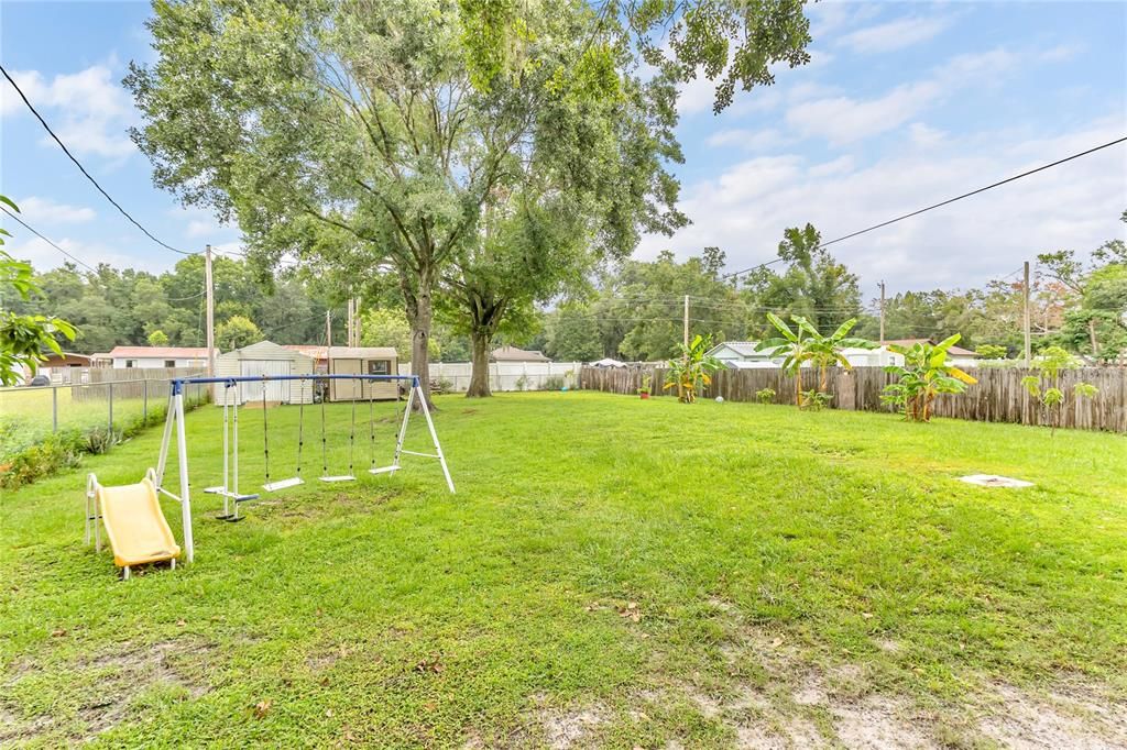 Activo con contrato: $258,000 (4 camas, 2 baños, 1701 Pies cuadrados)