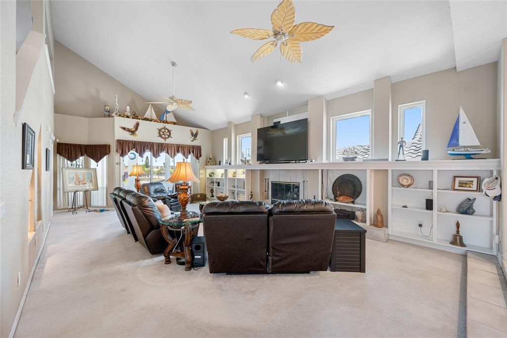 For Sale: $969,000 (5 beds, 5 baths, 2850 Square Feet)