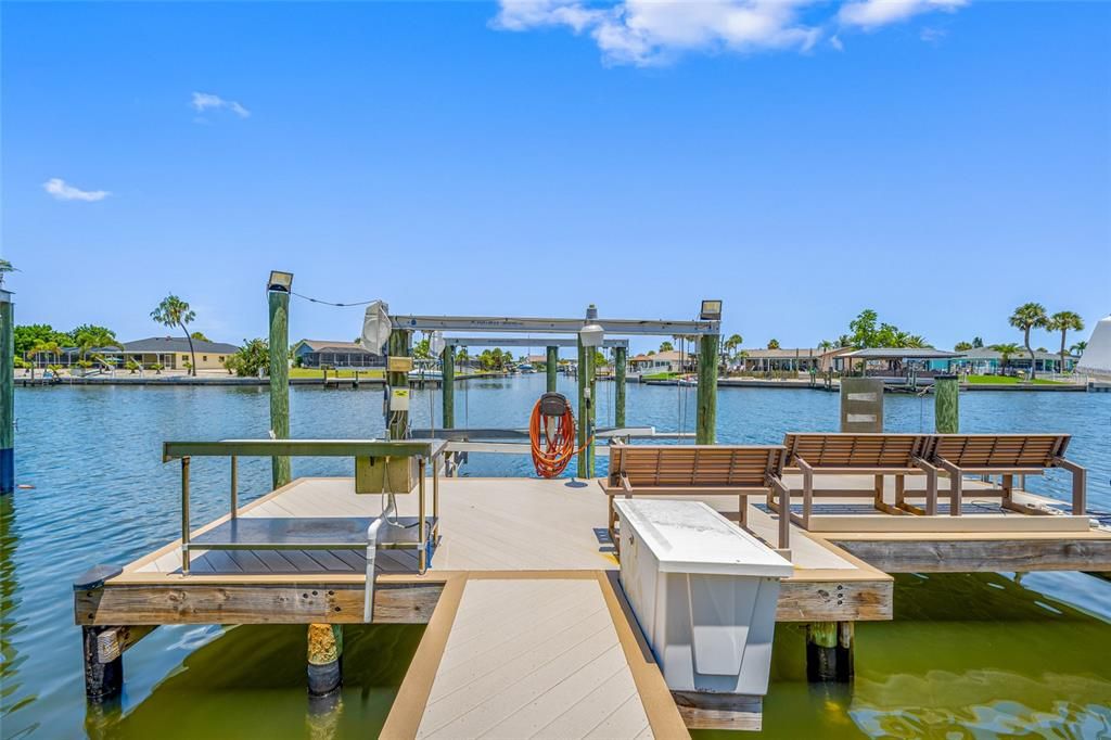 For Sale: $969,000 (5 beds, 5 baths, 2850 Square Feet)