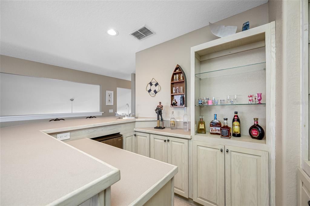 For Sale: $969,000 (5 beds, 5 baths, 2850 Square Feet)