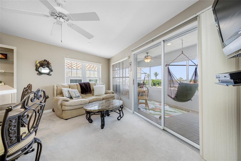 For Sale: $969,000 (5 beds, 5 baths, 2850 Square Feet)