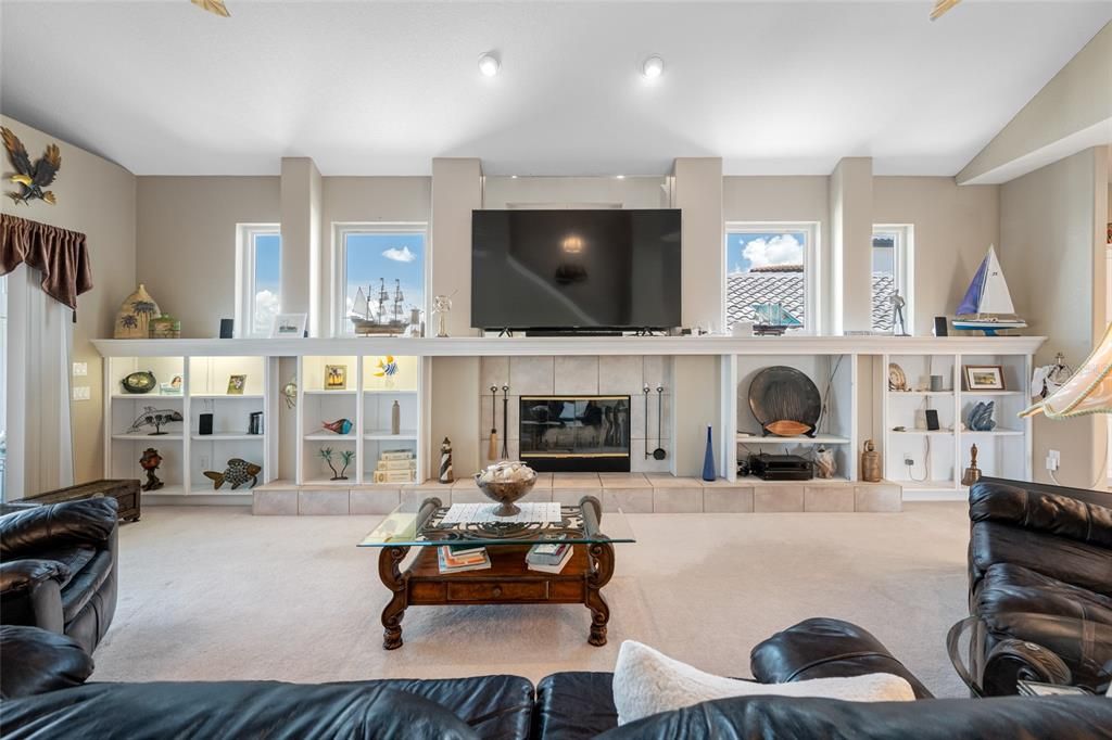 For Sale: $969,000 (5 beds, 5 baths, 2850 Square Feet)