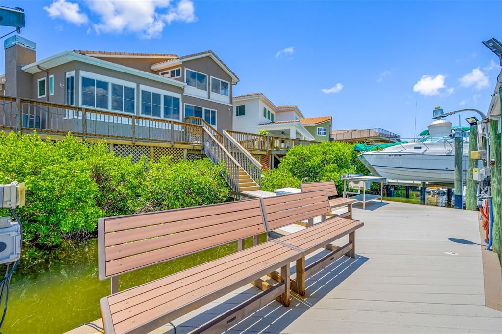 For Sale: $969,000 (5 beds, 5 baths, 2850 Square Feet)