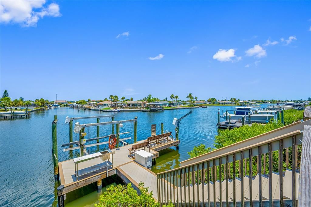 For Sale: $969,000 (5 beds, 5 baths, 2850 Square Feet)