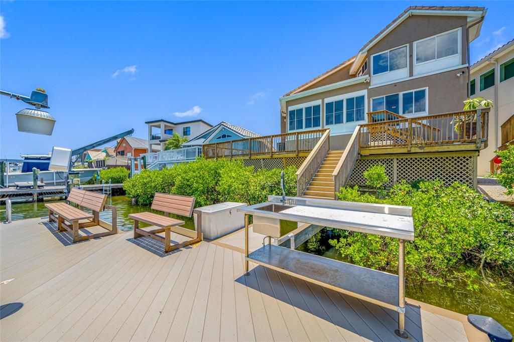 For Sale: $969,000 (5 beds, 5 baths, 2850 Square Feet)