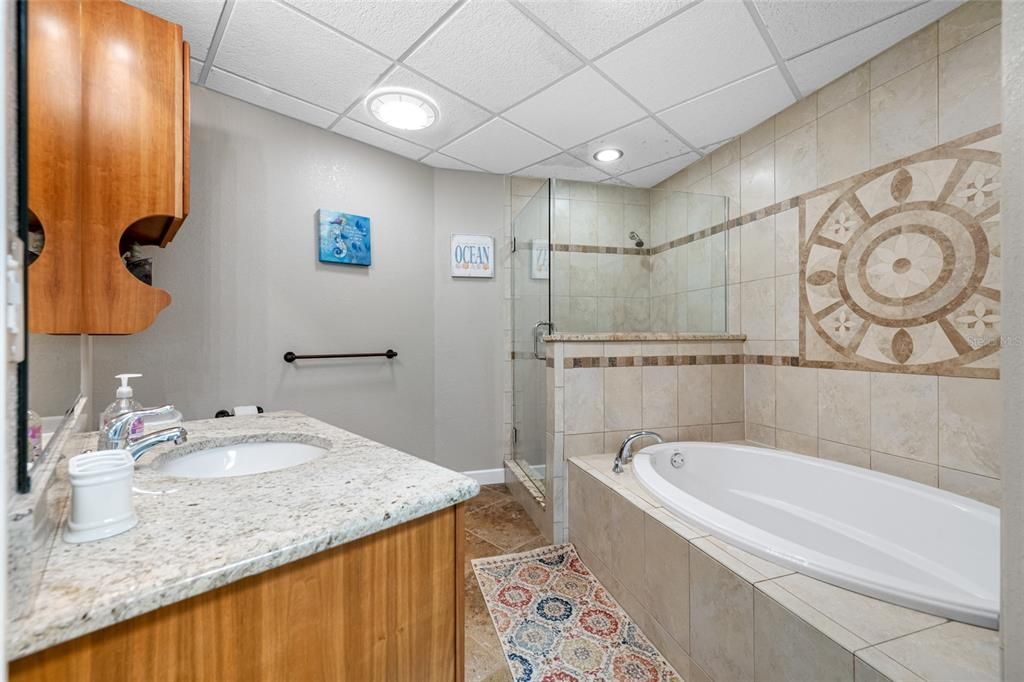 For Sale: $969,000 (5 beds, 5 baths, 2850 Square Feet)