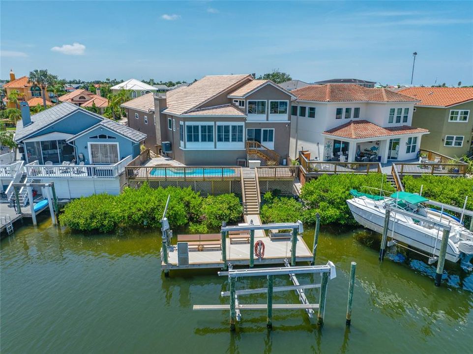 For Sale: $969,000 (5 beds, 5 baths, 2850 Square Feet)