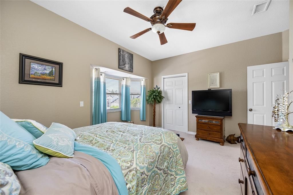 For Sale: $969,000 (5 beds, 5 baths, 2850 Square Feet)