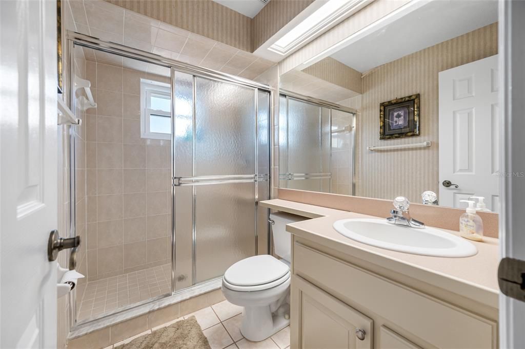 For Sale: $969,000 (5 beds, 5 baths, 2850 Square Feet)