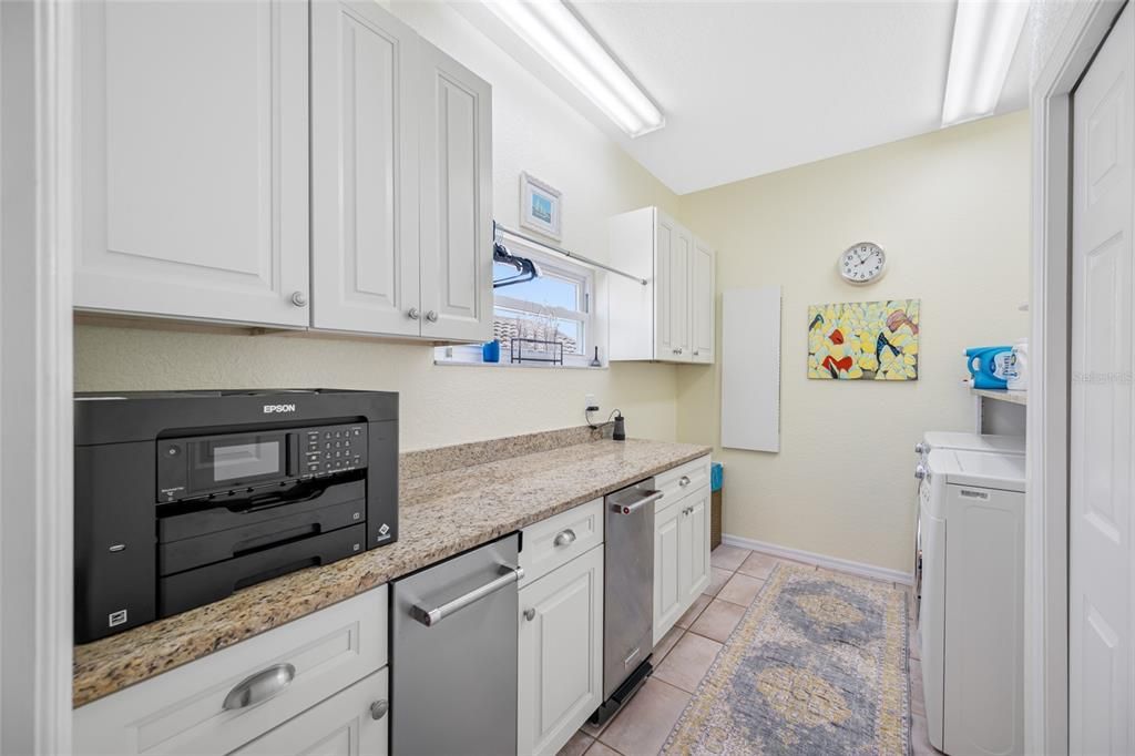 For Sale: $969,000 (5 beds, 5 baths, 2850 Square Feet)